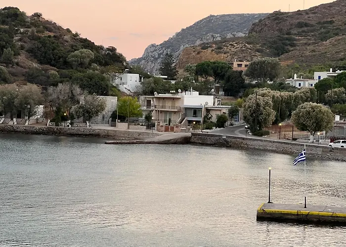 Mastiha Seaside Emporios Apartments